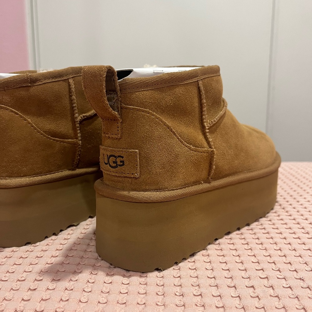 Ugg Ultra Mini Platform Size 7 (New)